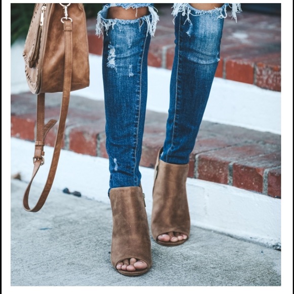 🌟1 LEFT🌟Peep Toe Booties - Picture 2 of 7